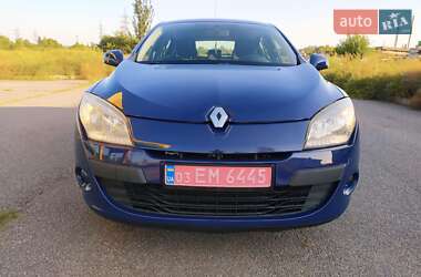 Хэтчбек Renault Megane 2010 в 