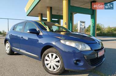Хэтчбек Renault Megane 2010 в 