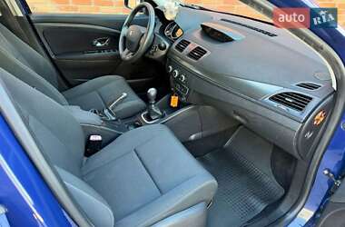 Хэтчбек Renault Megane 2010 в 
