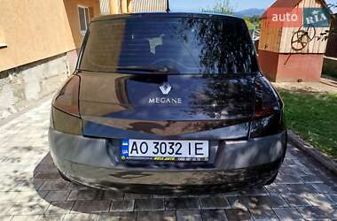 Хэтчбек Renault Megane 2005 в 