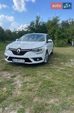 Хэтчбек Renault Megane 2016 в Волочиске