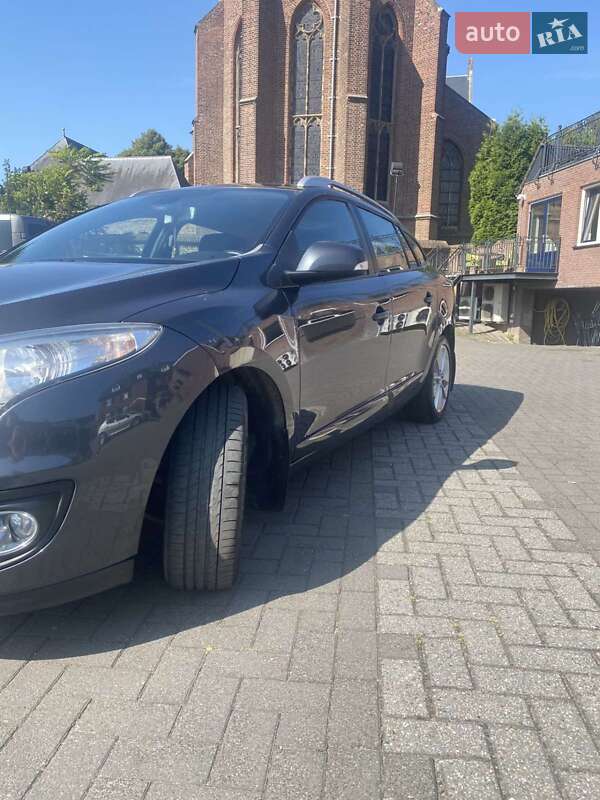 Универсал Renault Megane 2013 в Городке