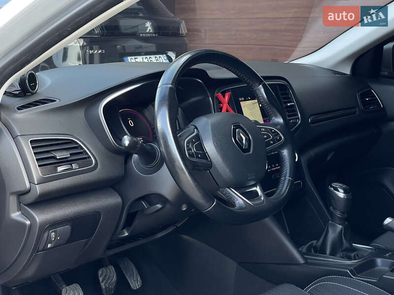 Хэтчбек Renault Megane 2016 в Бердичеве фото 24 Хэтчбек Renault Megane 2016 в Бердичеве