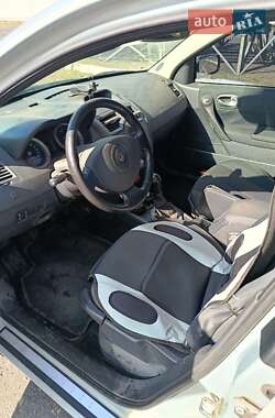 Универсал Renault Megane 2004 в  фото 2 Универсал Renault Megane 2004 в