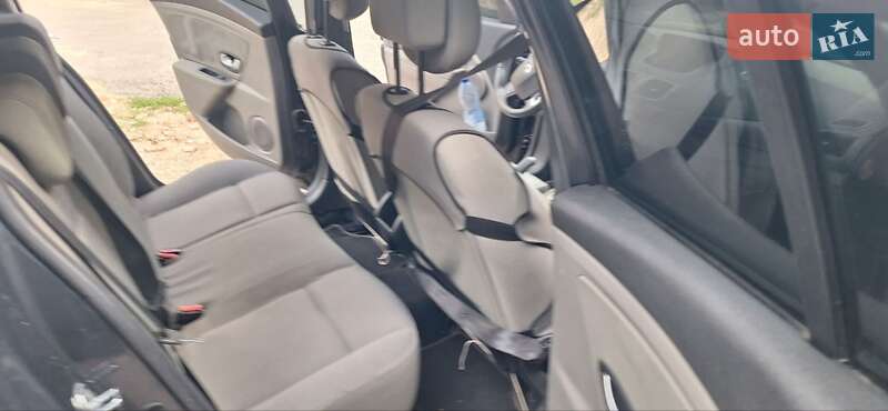 Хетчбек Renault Megane 2010 в Новій Ушиці фото 12 Хетчбек Renault Megane 2010 в Новій Ушиці