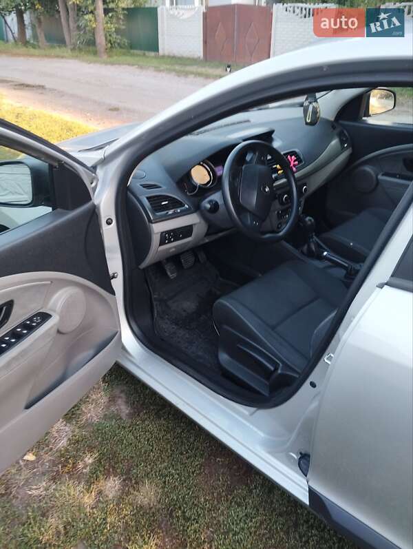 Хетчбек Renault Megane 2010 в Варві фото 28 Хетчбек Renault Megane 2010 в Варві