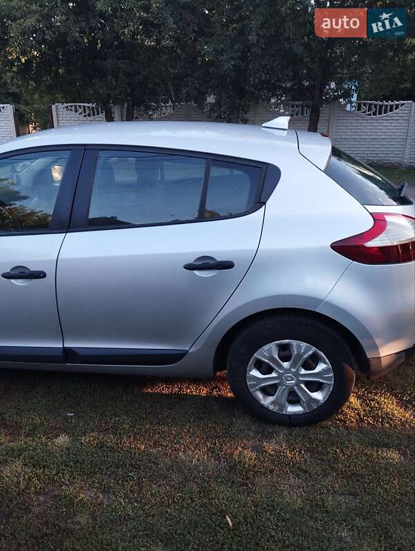 Хетчбек Renault Megane 2010 в Варві фото 29 Хетчбек Renault Megane 2010 в Варві