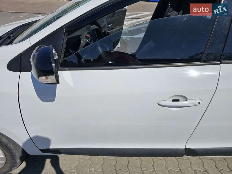 Універсал Renault Megane 2011 в Івано-Франківську фото 24 Універсал Renault Megane 2011 в Івано-Франківську
