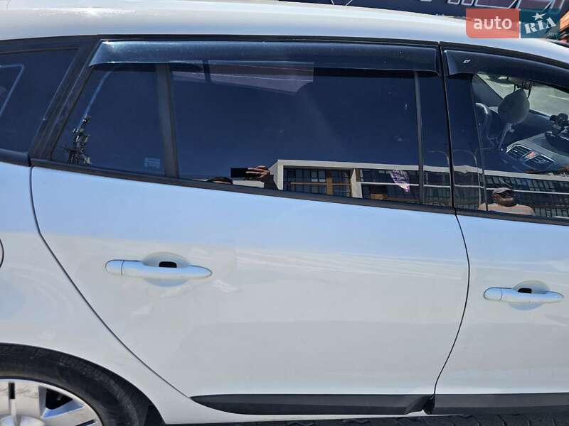 Універсал Renault Megane 2011 в Івано-Франківську фото 29 Універсал Renault Megane 2011 в Івано-Франківську