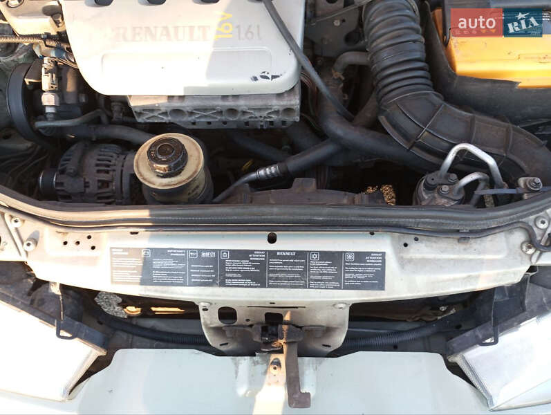 Седан Renault Megane 2001 в Киеве фото 14 Седан Renault Megane 2001 в Киеве