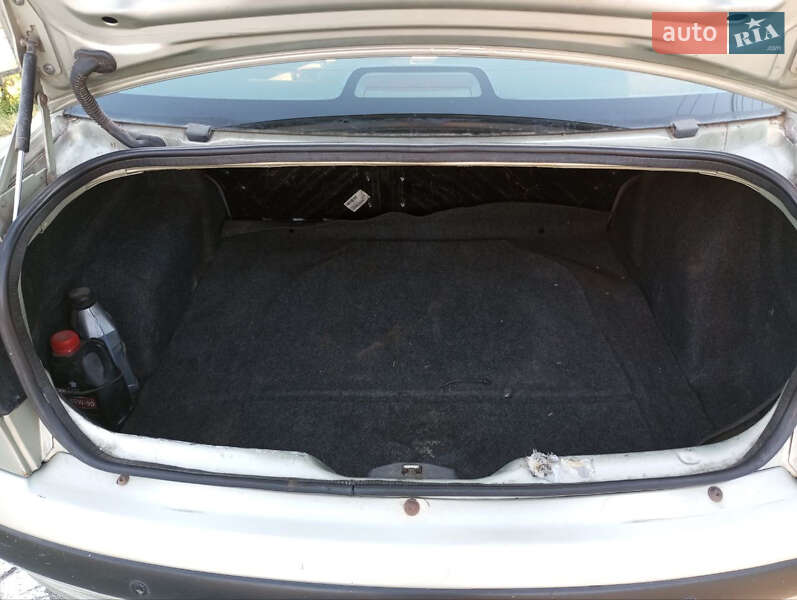 Седан Renault Megane 2001 в Киеве фото 16 Седан Renault Megane 2001 в Киеве