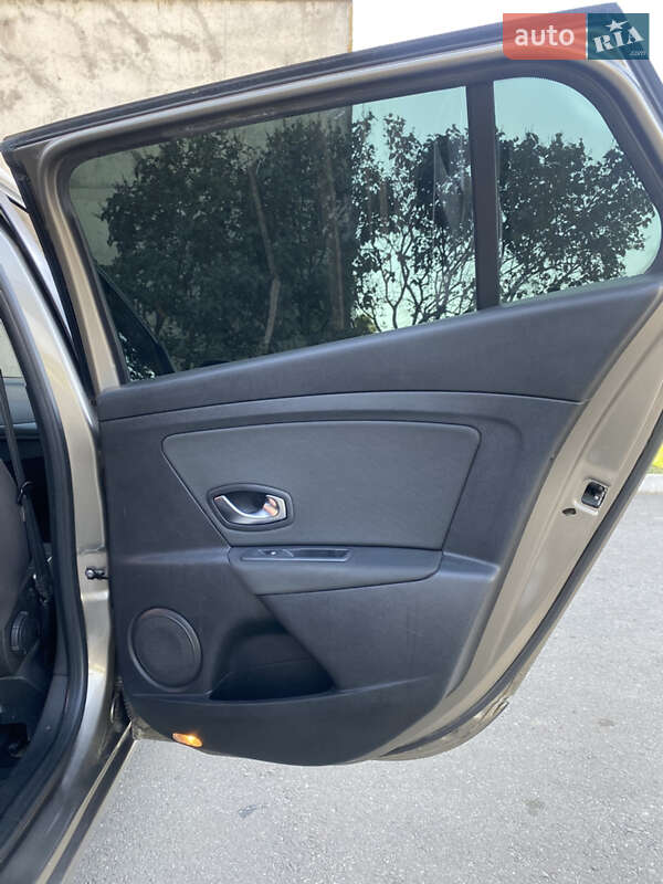 Универсал Renault Megane 2010 в Баштанке фото 18 Универсал Renault Megane 2010 в Баштанке