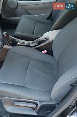 Хэтчбек Renault Megane 2011 в 