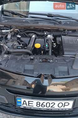 Хэтчбек Renault Megane 2011 в 