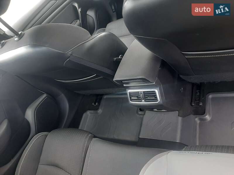 Седан Renault Megane 2018 в Киеве фото 16 Седан Renault Megane 2018 в Киеве