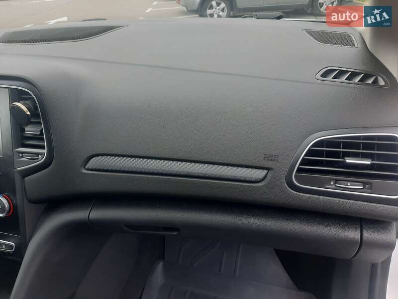 Седан Renault Megane 2018 в Киеве фото 20 Седан Renault Megane 2018 в Киеве