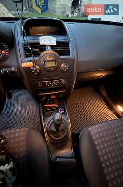 Универсал Renault Megane 2006 в  фото 13 Универсал Renault Megane 2006 в