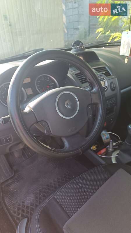 Седан Renault Megane 2006 в Днепре