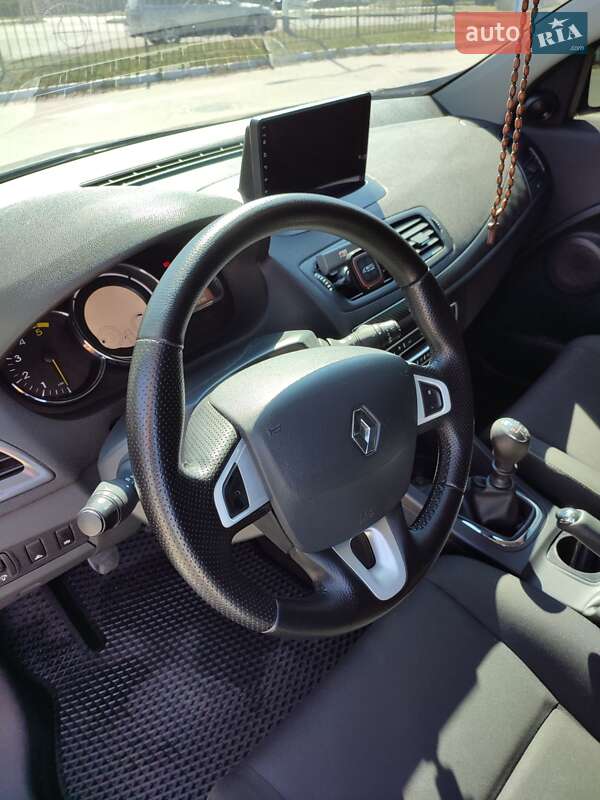 Хэтчбек Renault Megane 2012 в Сумах
