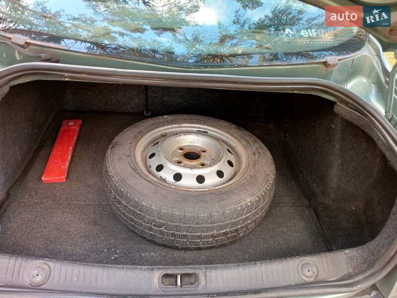 Седан Renault Megane 2004 в Сумах