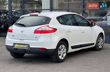 Хэтчбек Renault Megane 2011 в 
