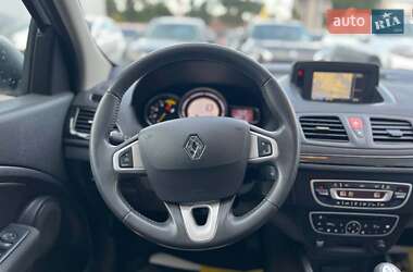 Хэтчбек Renault Megane 2011 в 