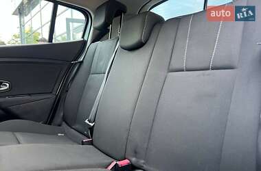 Хэтчбек Renault Megane 2011 в 