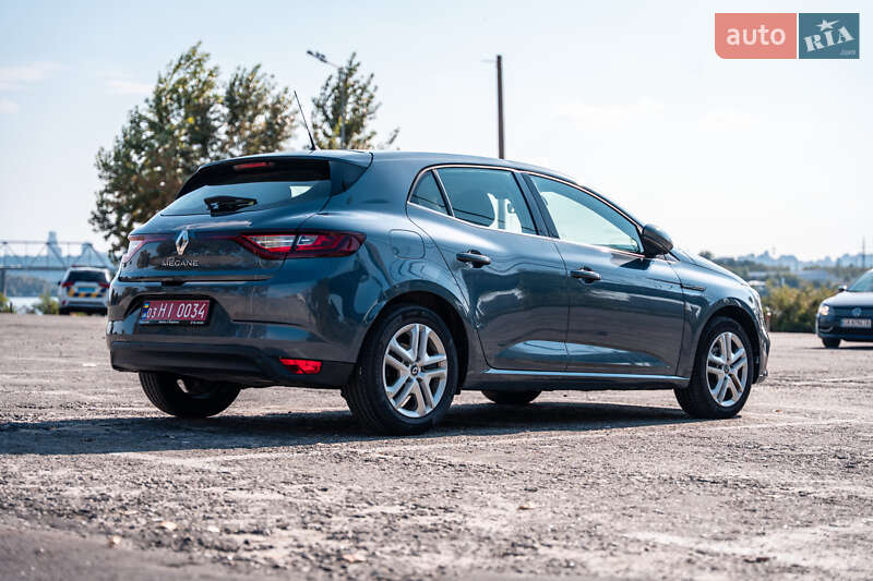 Хэтчбек Renault Megane 2017 в Киеве