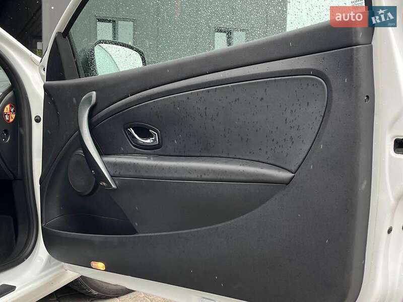 Купе Renault Megane 2015 в Львове