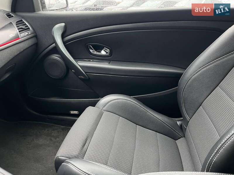 Купе Renault Megane 2015 в Львове