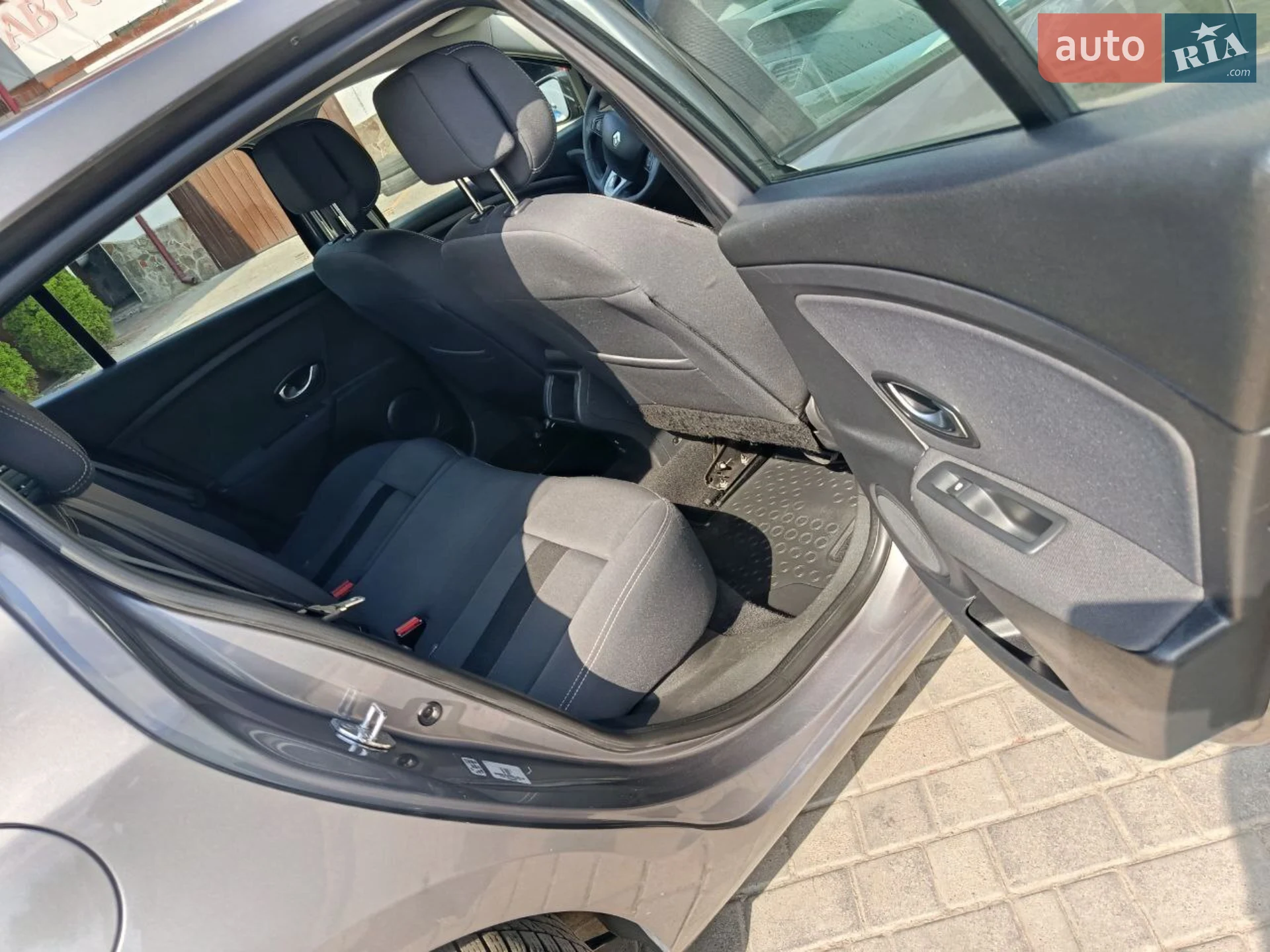 2010 Renault Megane - мініатюра 13