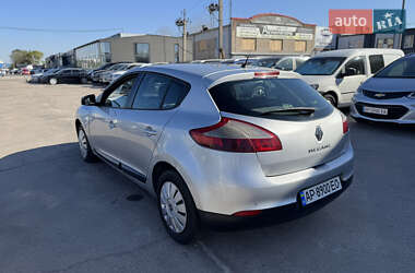 Хэтчбек Renault Megane 2009 в 