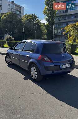Хэтчбек Renault Megane 2004 в 
