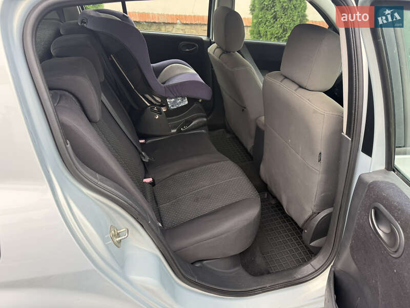 Хетчбек Renault Megane 2004 в Золочеві