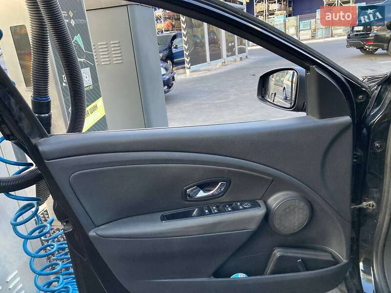 Хетчбек Renault Megane 2013 в Дніпрі фото 20 Хетчбек Renault Megane 2013 в Дніпрі