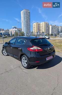Хэтчбек Renault Megane 2009 в 