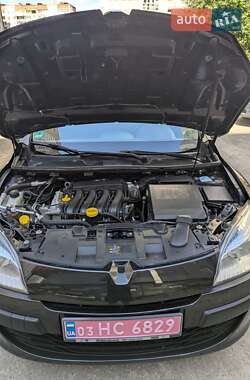 Хэтчбек Renault Megane 2009 в 
