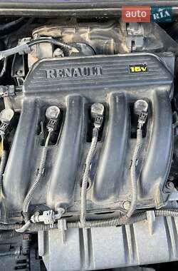 Седан Renault Megane 2003 в 