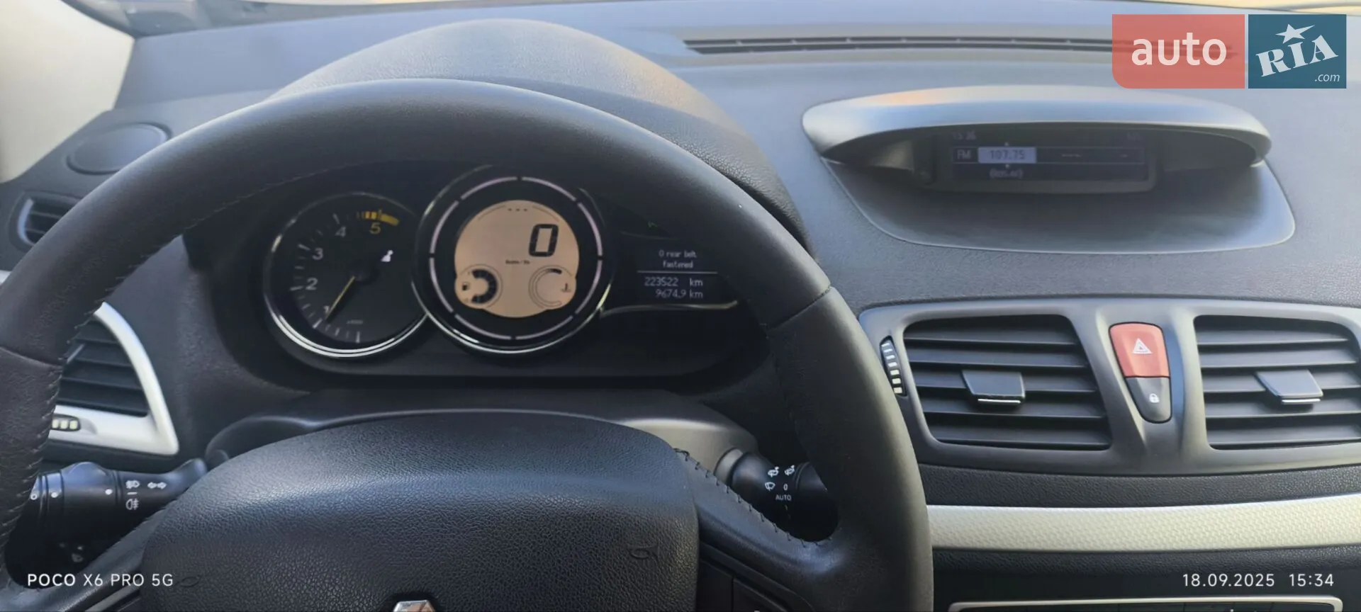 2010 Renault Megane - мініатюра 2