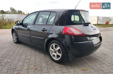 Хэтчбек Renault Megane 2004 в 