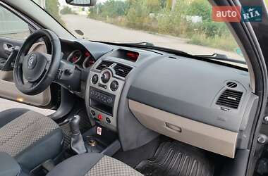 Хэтчбек Renault Megane 2004 в 