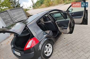 Хэтчбек Renault Megane 2004 в 