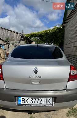 Седан Renault Megane 2005 в  фото 4 Седан Renault Megane 2005 в