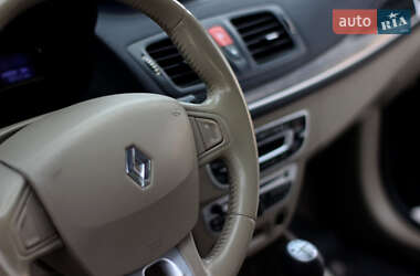Хэтчбек Renault Megane 2009 в 