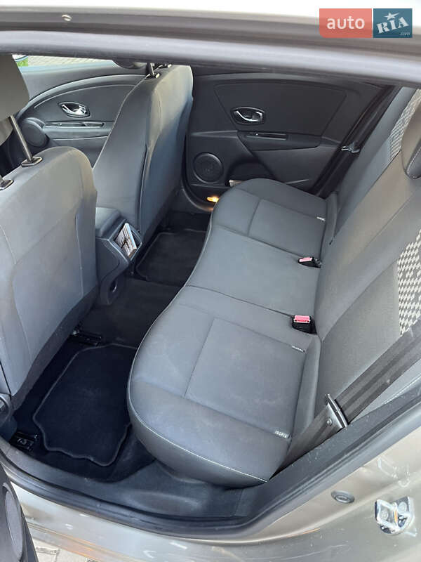 Універсал Renault Megane 2012 в Бродах фото 22 Універсал Renault Megane 2012 в Бродах