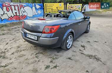 Кабриолет Renault Megane 2006 в  фото 4 Кабриолет Renault Megane 2006 в