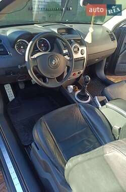 Кабриолет Renault Megane 2008 в  фото 5 Кабриолет Renault Megane 2008 в