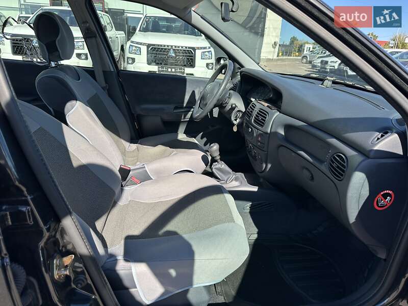 Седан Renault Megane 2003 в Киеве