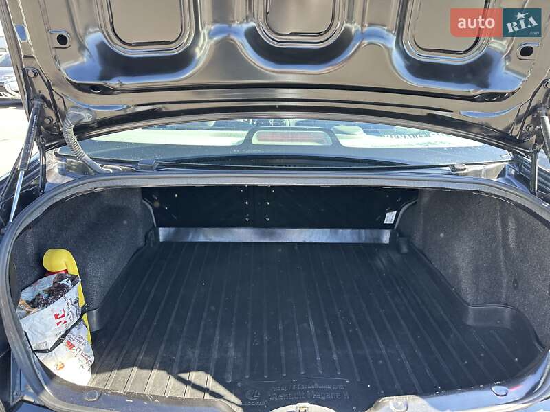 Седан Renault Megane 2003 в Киеве