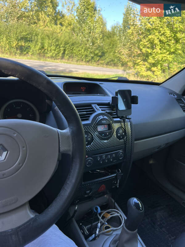 Седан Renault Megane 2004 в Ровно